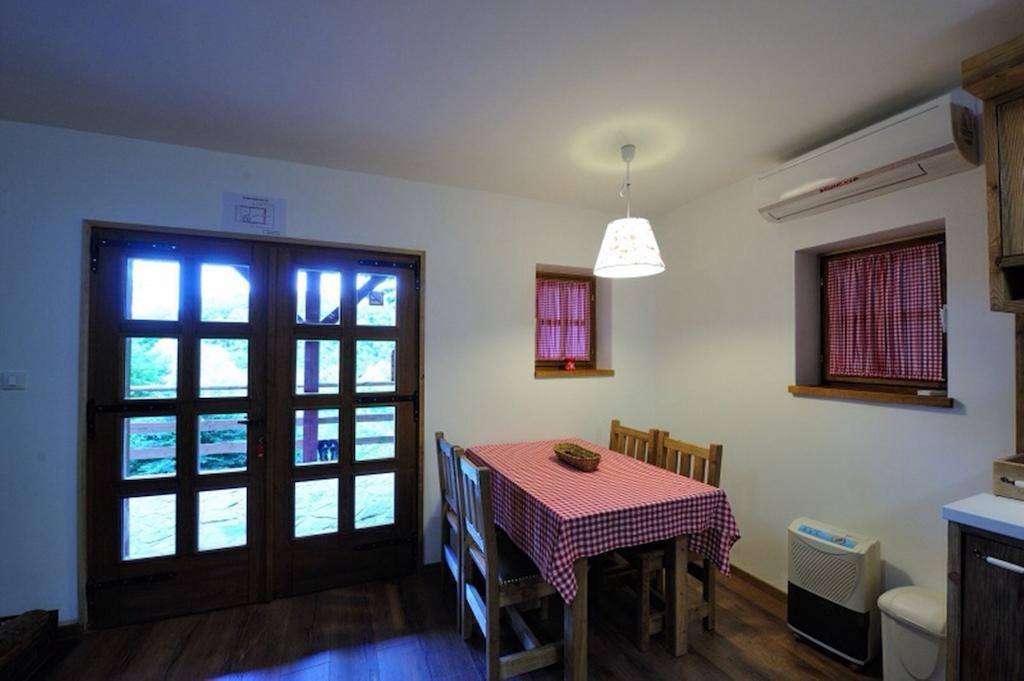 Apartment Drvena Kuca Mreznica Gornji Zvečaj Værelse billede