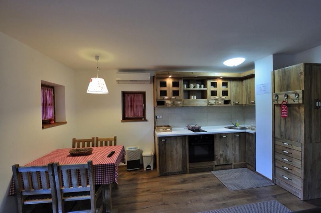 Apartment Drvena Kuca Mreznica Gornji Zvečaj Værelse billede